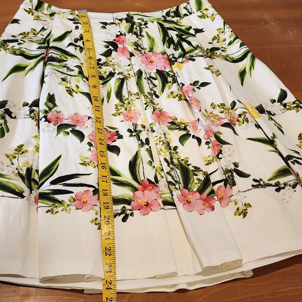Talbots A-Line Skirt White Womens 8 Pink Floral Hibiscus Box Pleat Wedding Guest - Picture 6 of 8